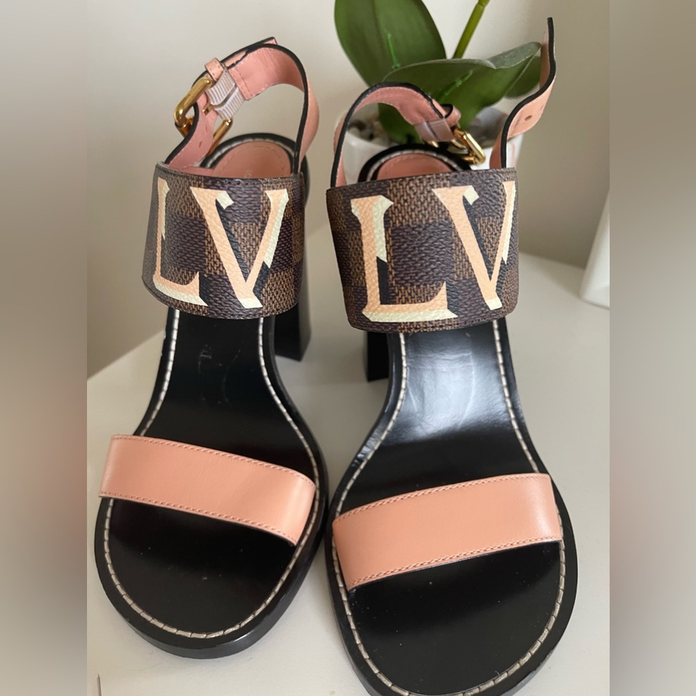 Genuine LV beautiful size 7.5